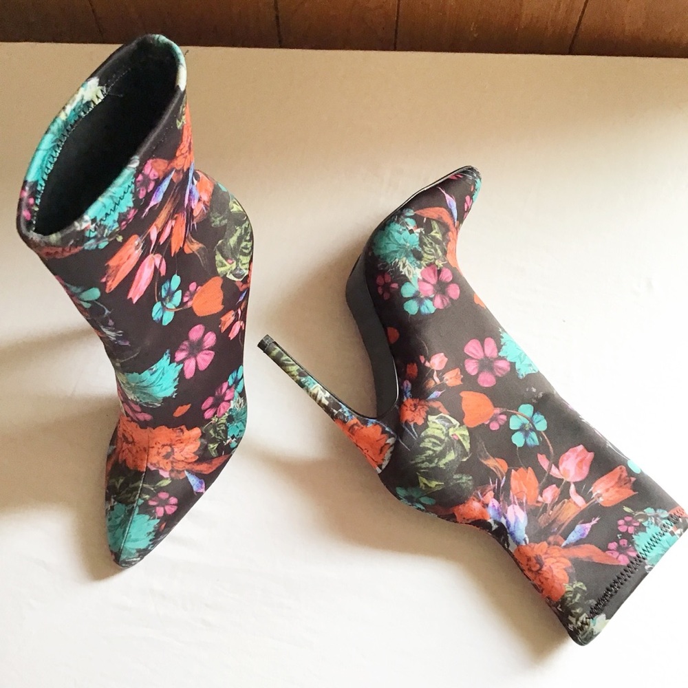 Steve Madden Lovely Stiletto Sock Bootie - Picture 7 of 8